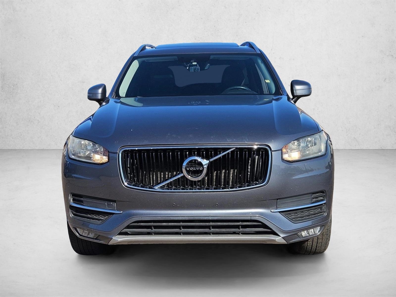 2016 Volvo XC90 T5 Momentum photo 2