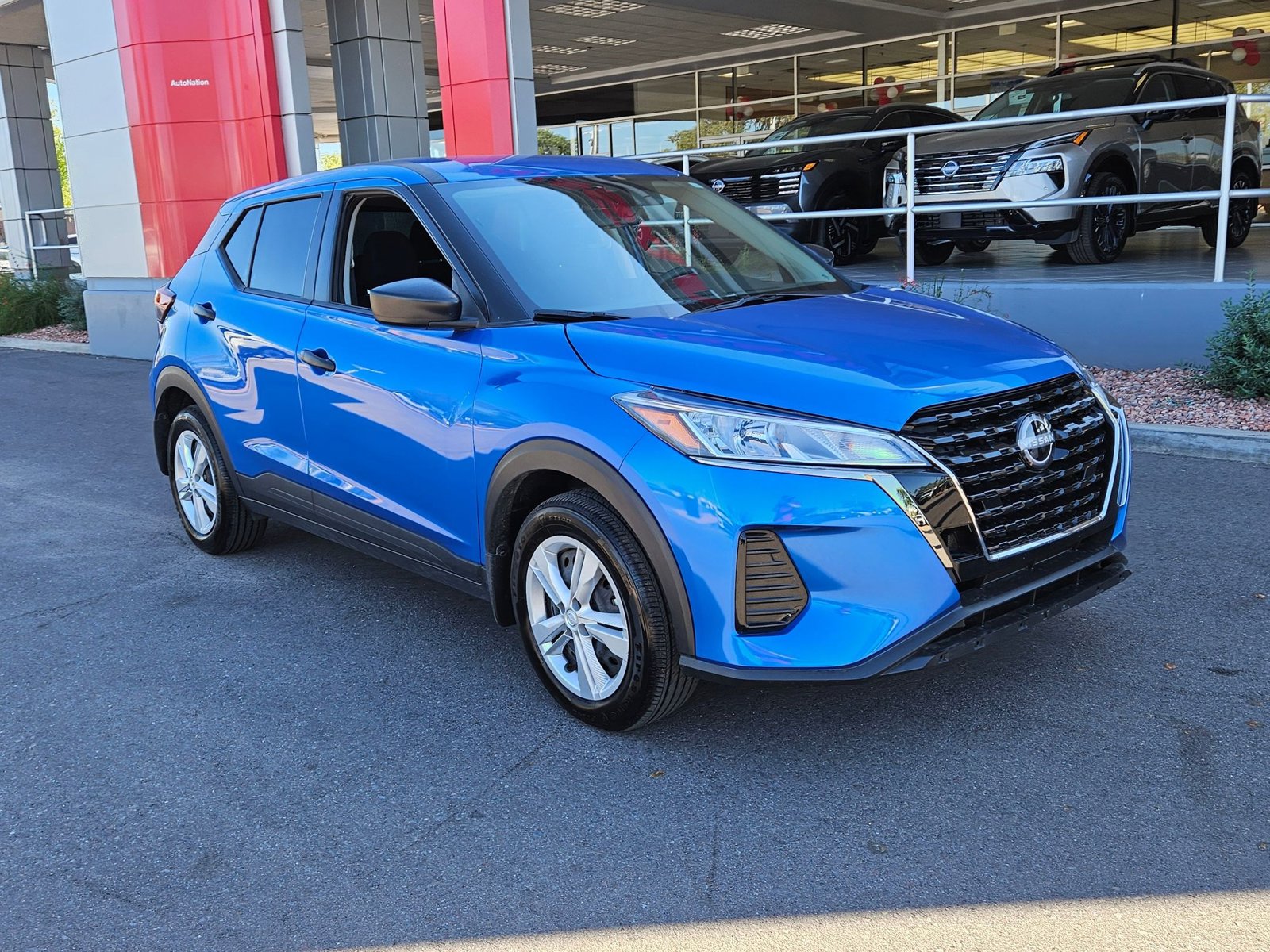 2024 Nissan Kicks S photo 2