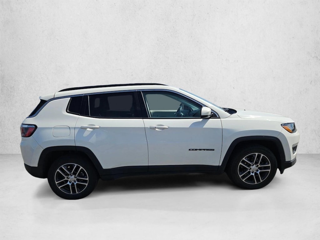 Used 2018 Jeep Compass Latitude w/Sun/Wheel Pkg SUV