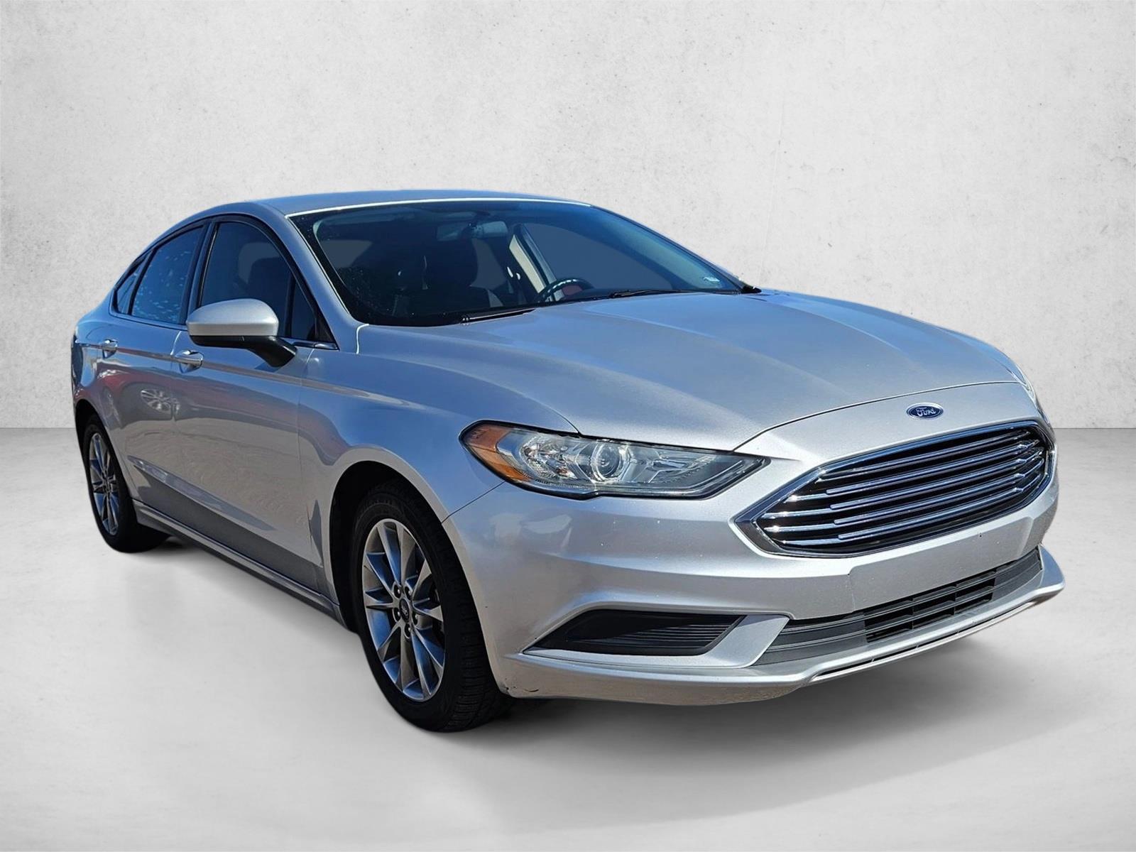 2017 Ford Fusion SE photo 3