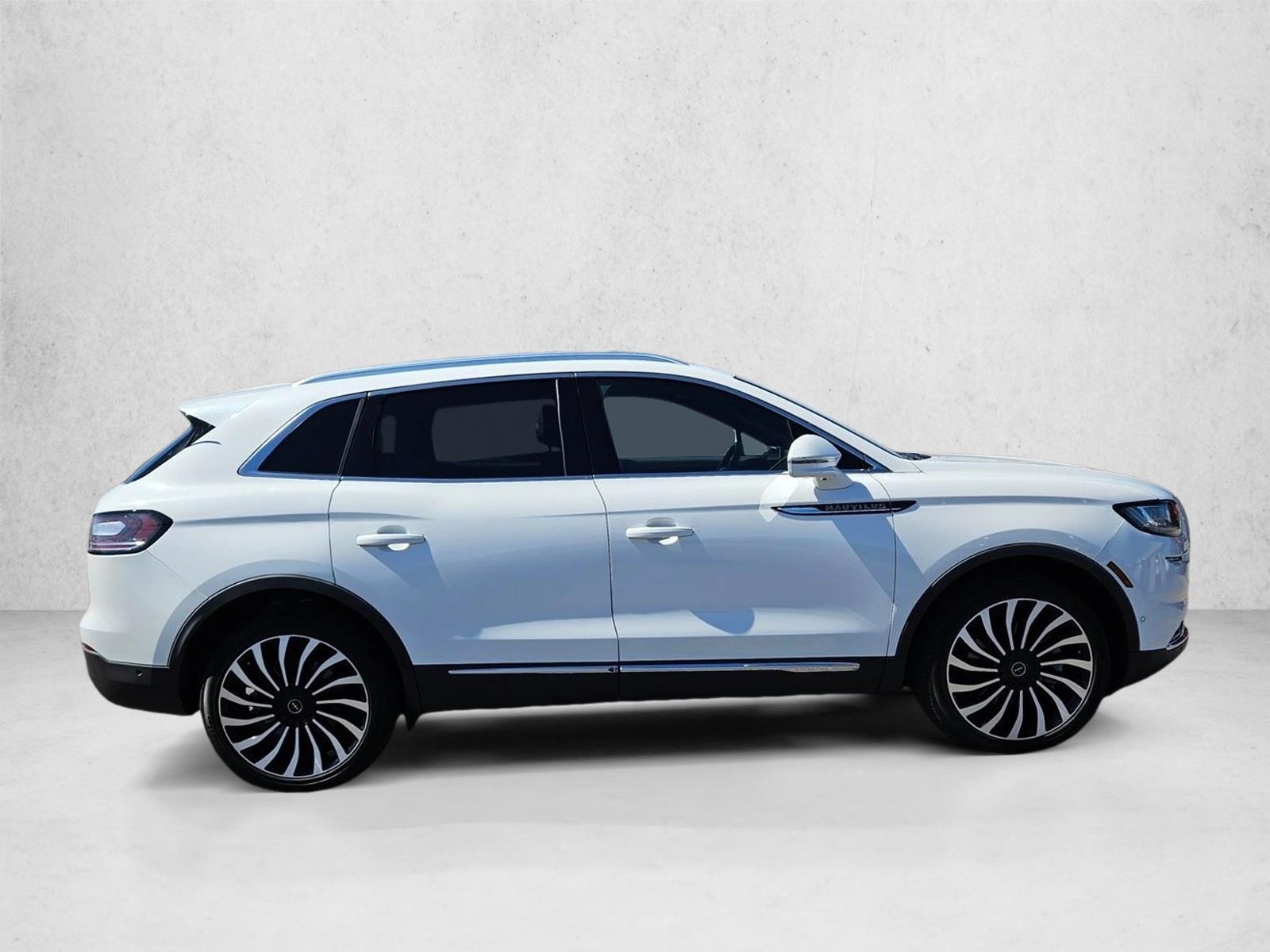 2023 Lincoln Nautilus Black Label photo 3