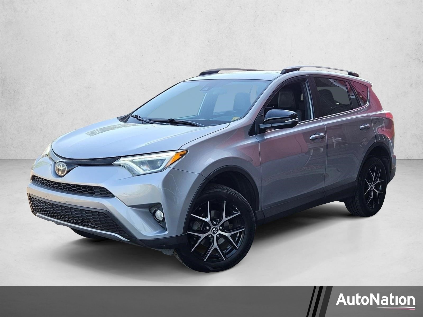2017 Toyota RAV4 SE's photo