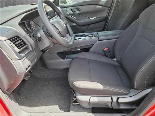 2025 Nissan Rogue S photo 4