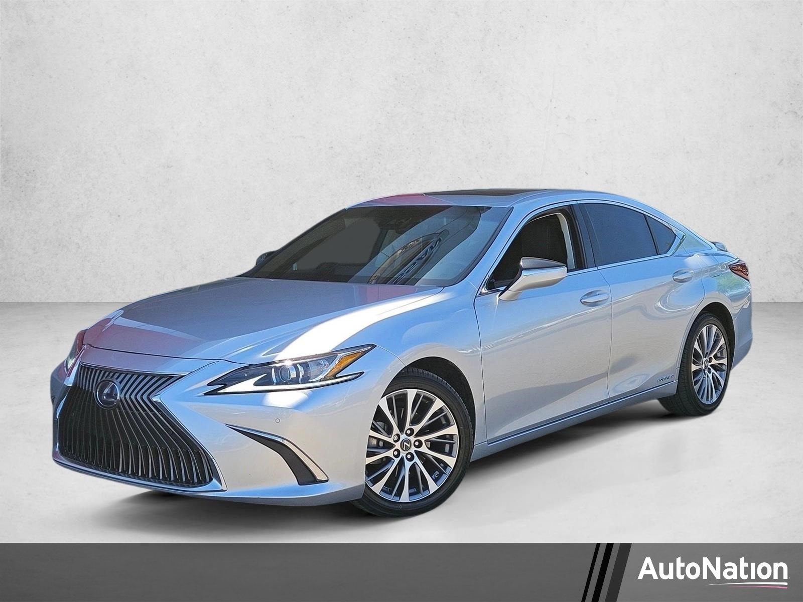 2020 Lexus ES 300h 300h's photo