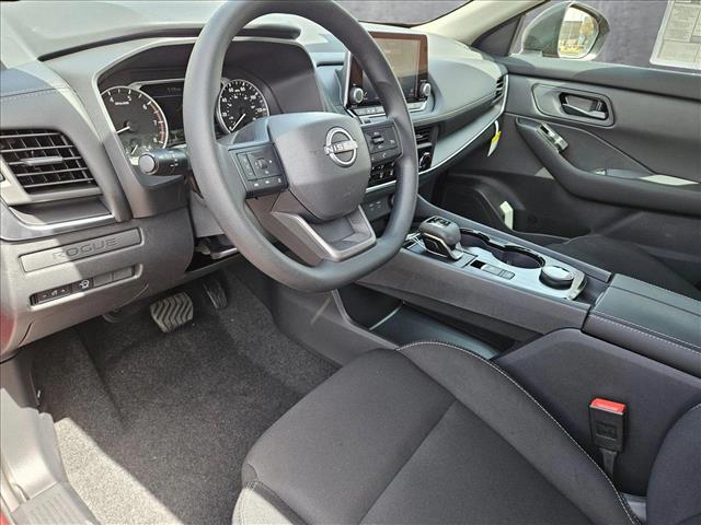 2025 Nissan Rogue S photo 3