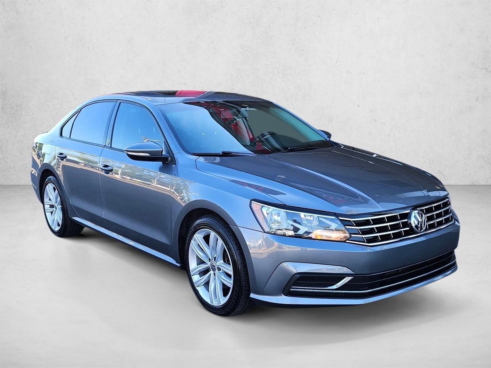 2019 Volkswagen Passat 2.0T Wolfsburg Edition photo 3