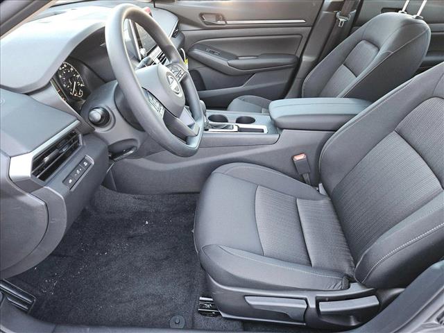 2025 Nissan Altima S photo 4