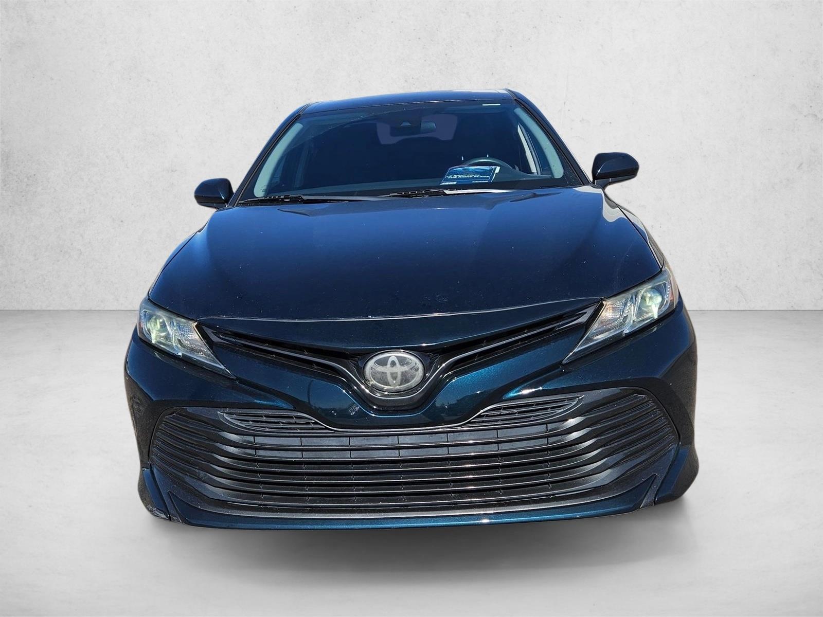 2020 Toyota Camry LE photo 2