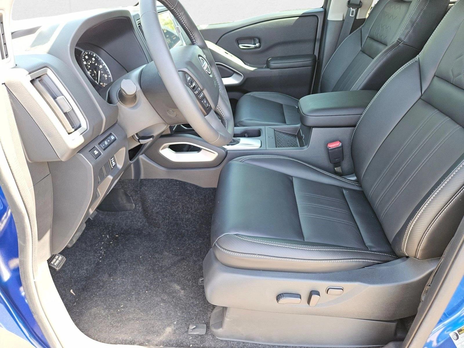 2025 Nissan Frontier SL photo 4