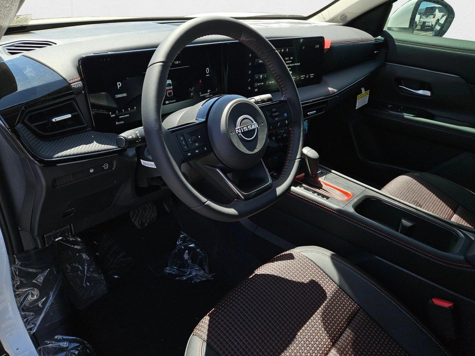 2025 Nissan Kicks SR photo 3