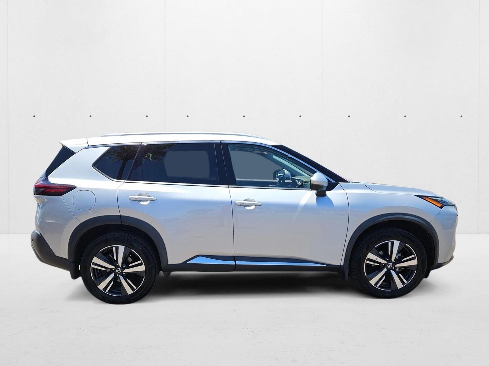2021 Nissan Rogue SL photo 3