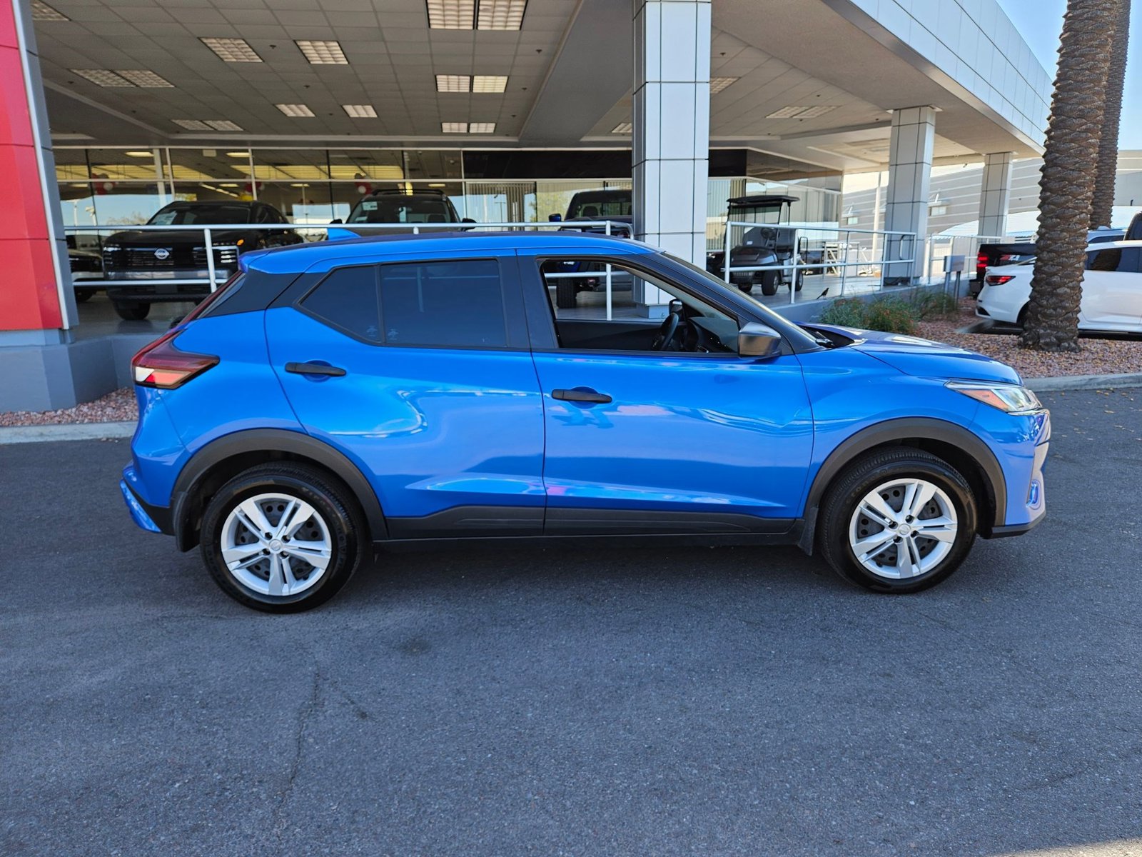 2024 Nissan Kicks S photo 3