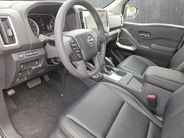 2025 Nissan Frontier SL photo 3