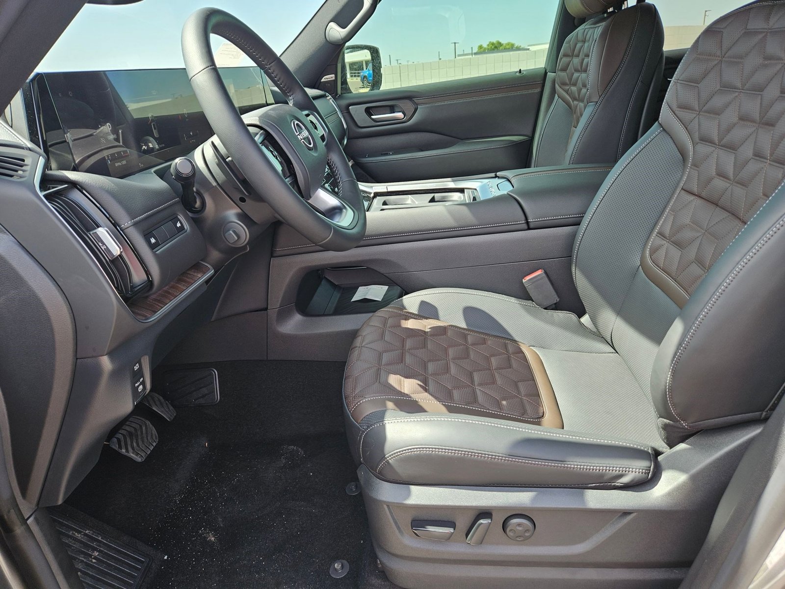 2026 Nissan Armada Platinum photo 4