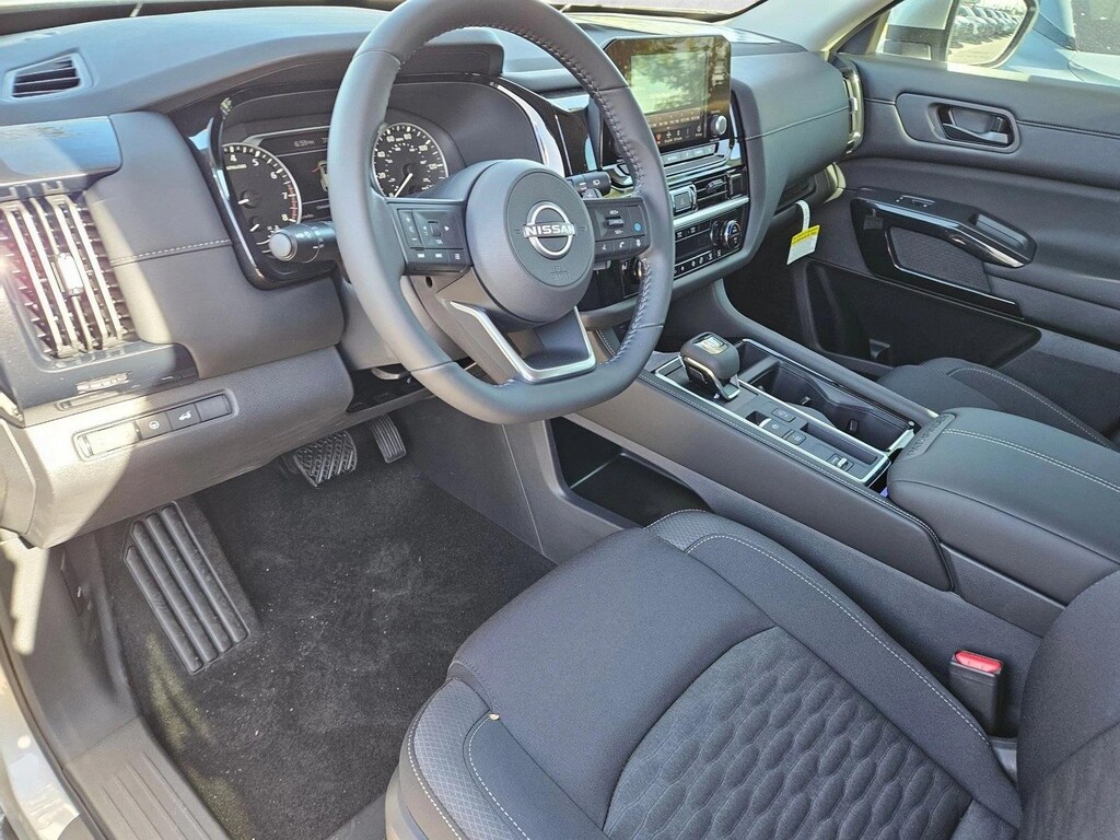 New 2025 Nissan Pathfinder SV SUV