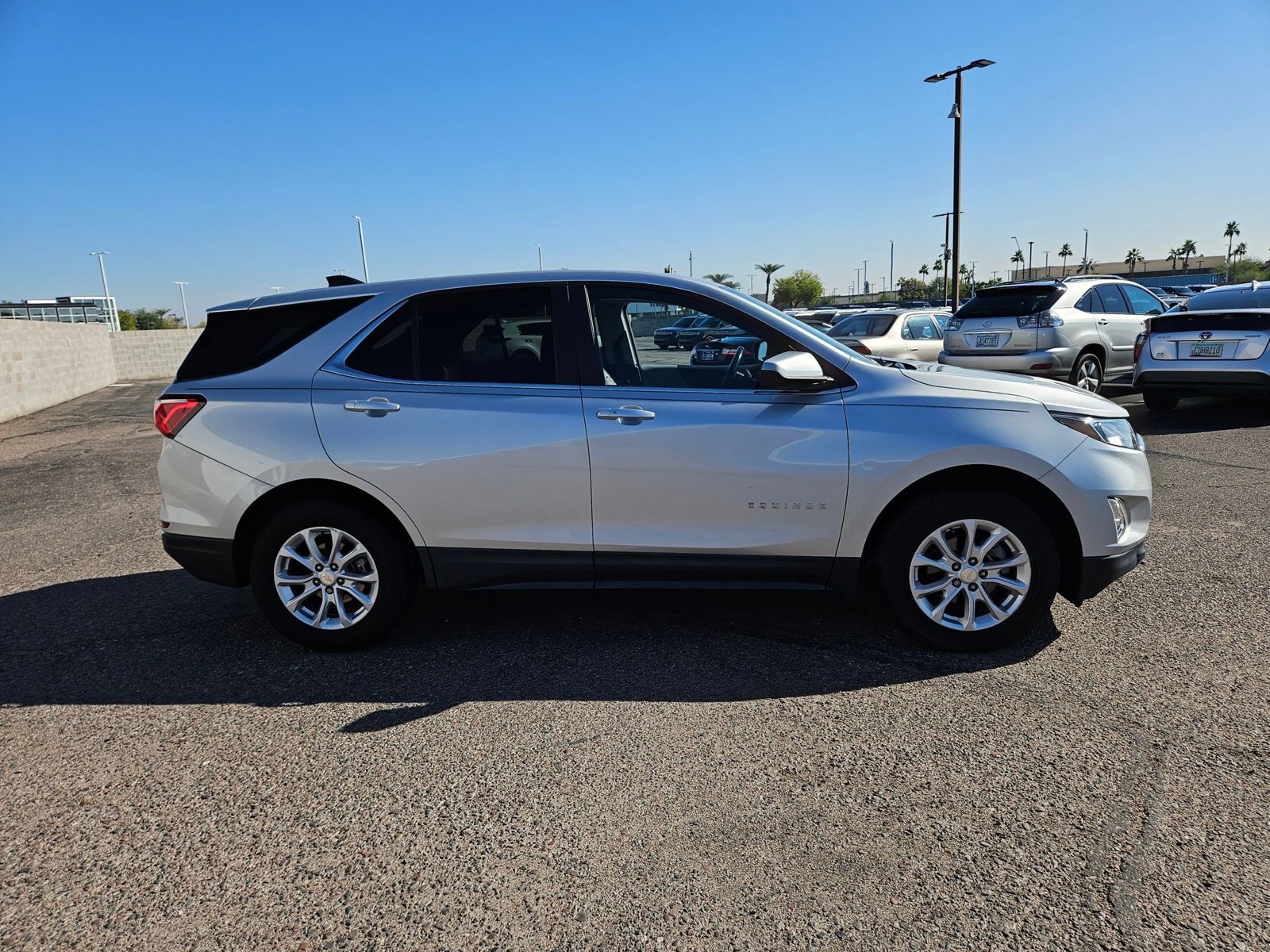 2021 Chevrolet Equinox LT photo 4