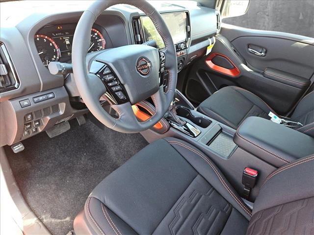 2025 Nissan Frontier PRO-4X photo 3