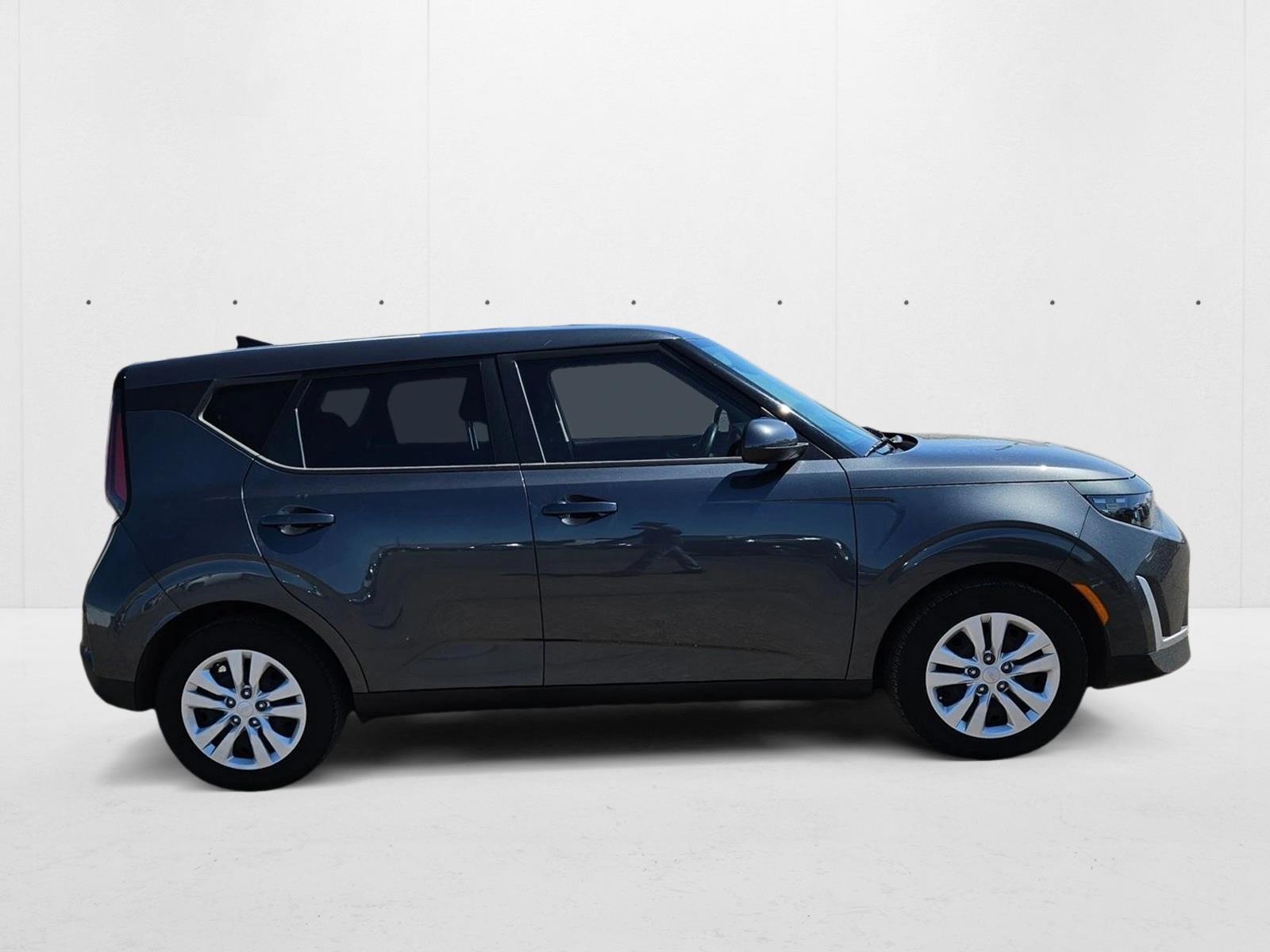 2023 Kia Soul LX photo 4