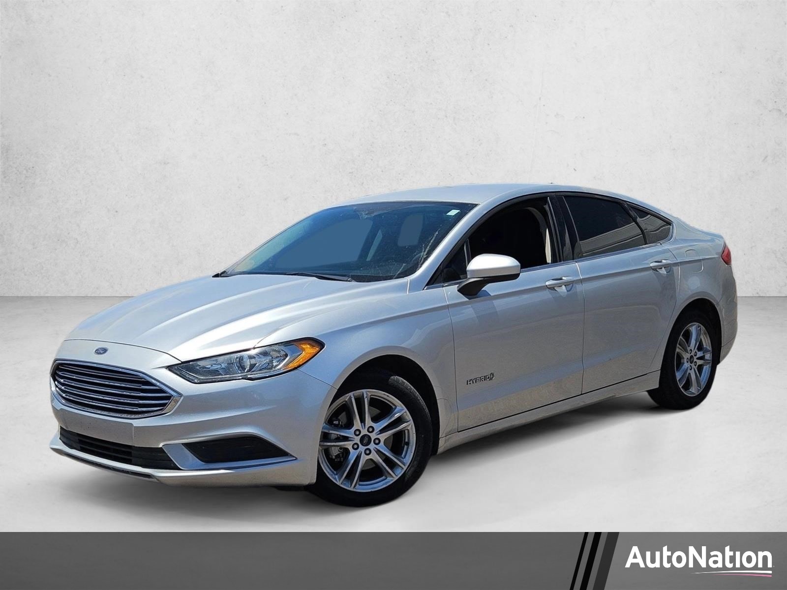 2018 Ford Fusion SE's photo