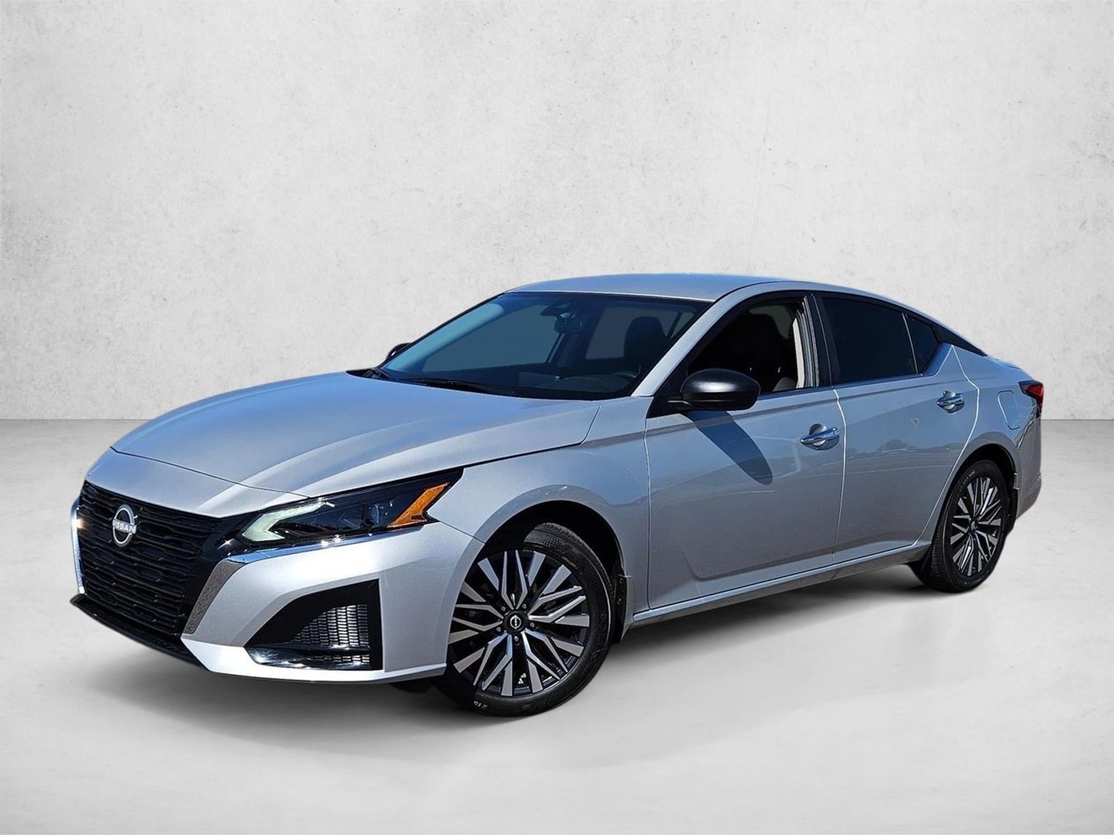 2025 Nissan Altima SV's photo