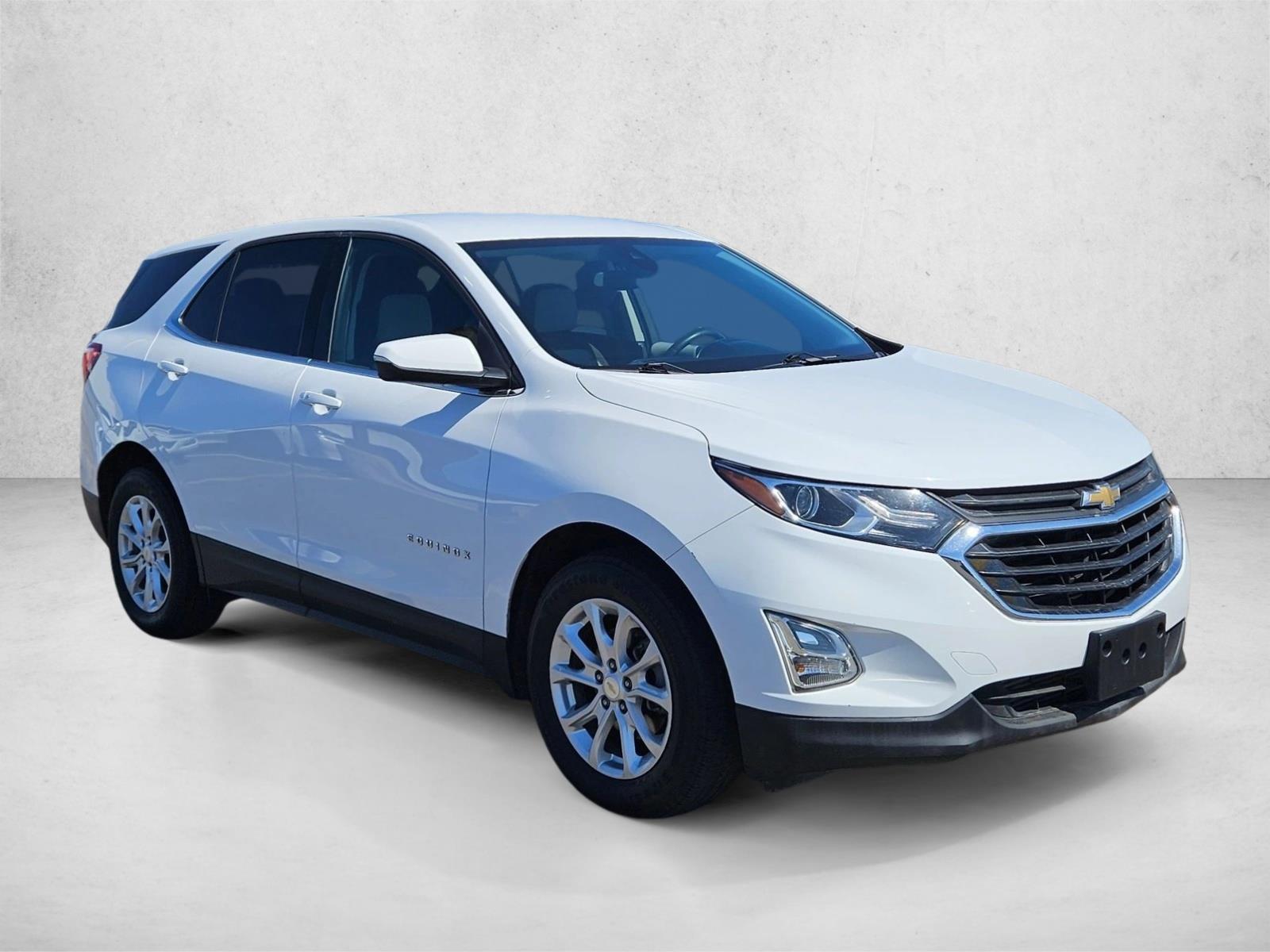 2019 Chevrolet Equinox LT photo 3
