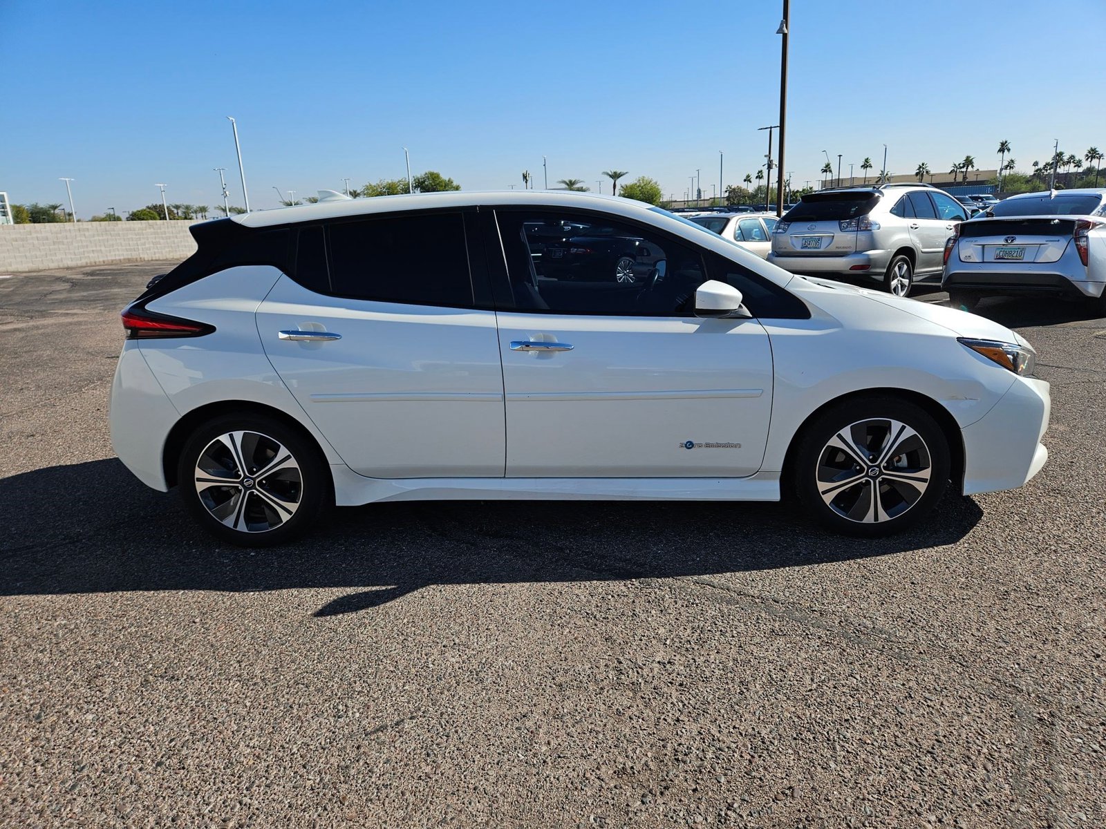 2019 Nissan Leaf SV photo 4