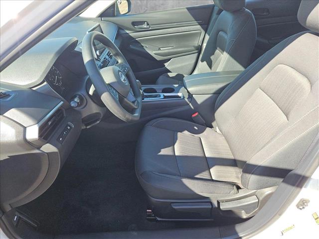 2025 Nissan Altima S photo 4
