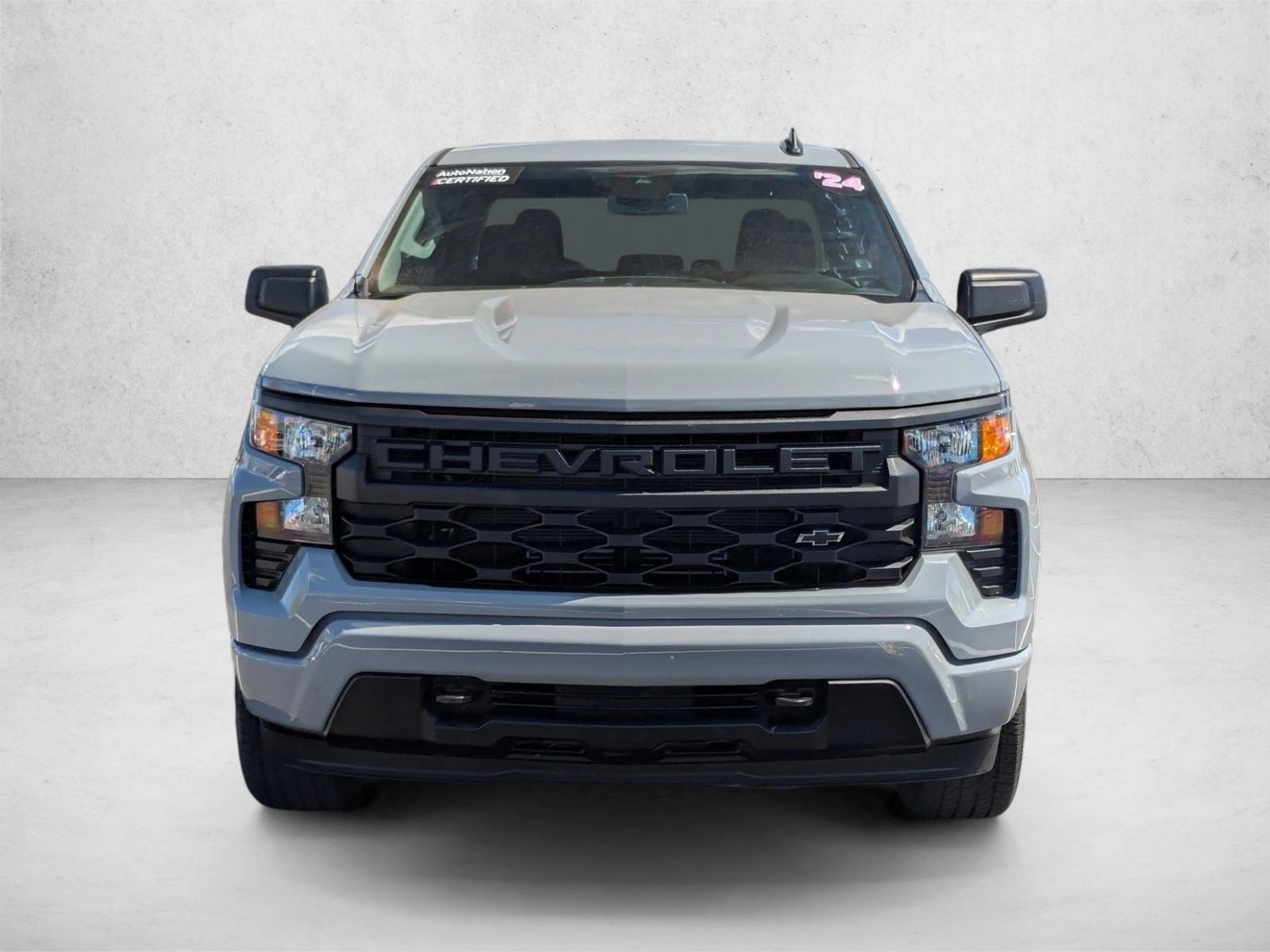 2024 Chevrolet Silverado 1500 Custom photo 2