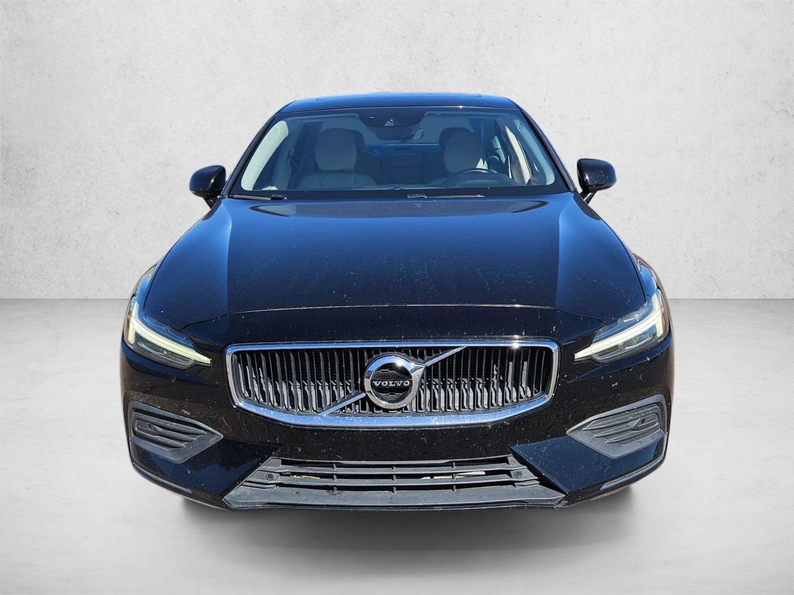 2019 Volvo S60 Momentum photo 2
