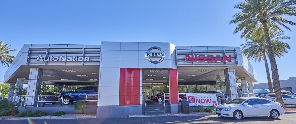 Exterior view of Nissan Tempe Serving Phoenix