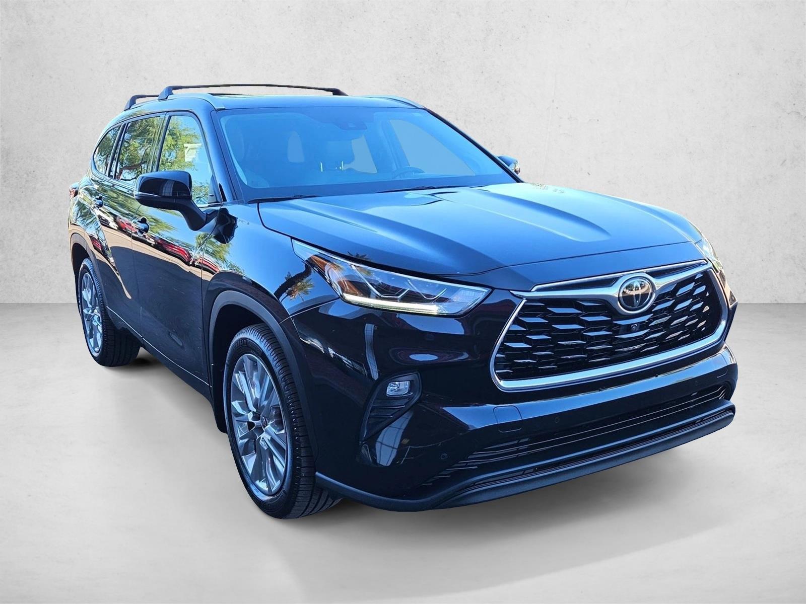 2021 Toyota Highlander Limited photo 3