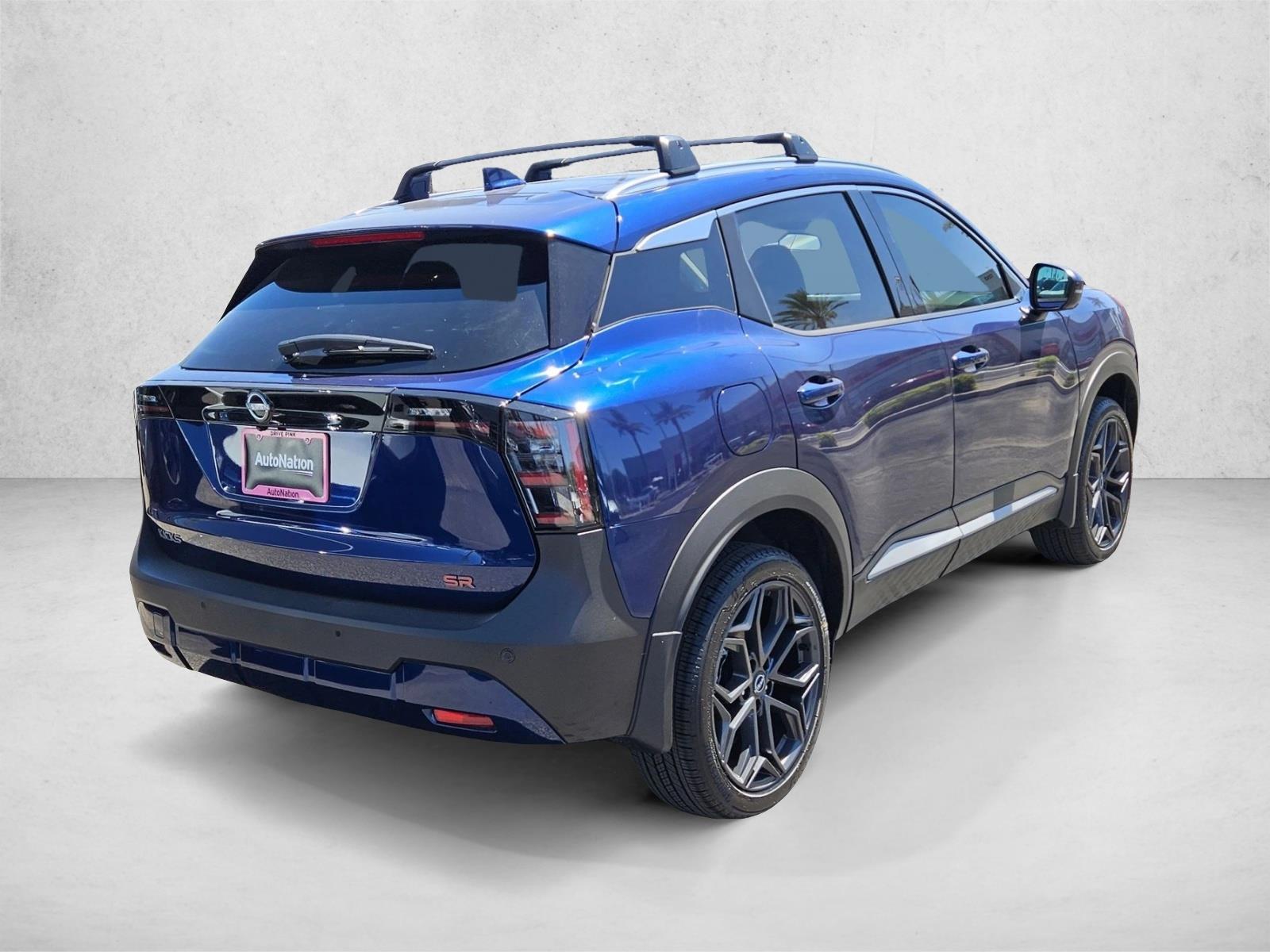 2025 Nissan Kicks SR photo 2