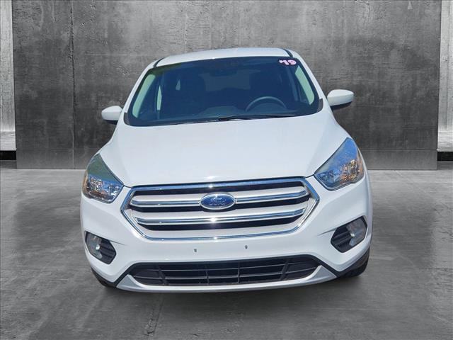 2019 Ford Escape SE photo 2