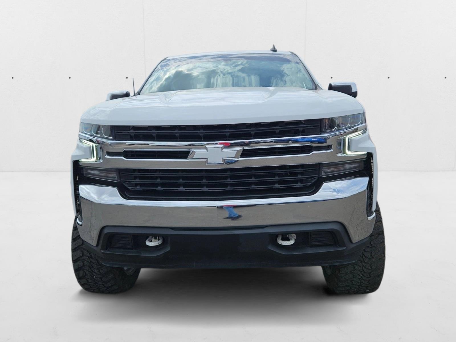2021 Chevrolet Silverado 1500 LT photo 2
