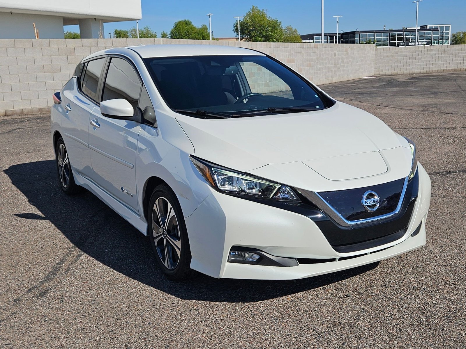 2019 Nissan Leaf SV photo 3