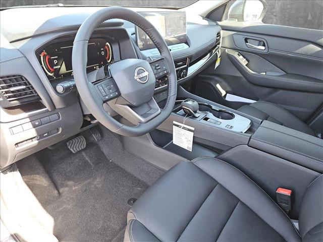 2025 Nissan Rogue SL photo 3