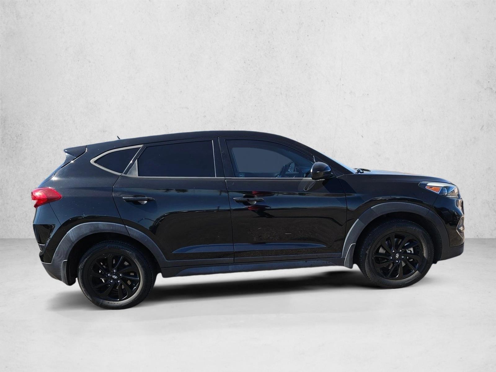 2017 Hyundai Tucson SE photo 3