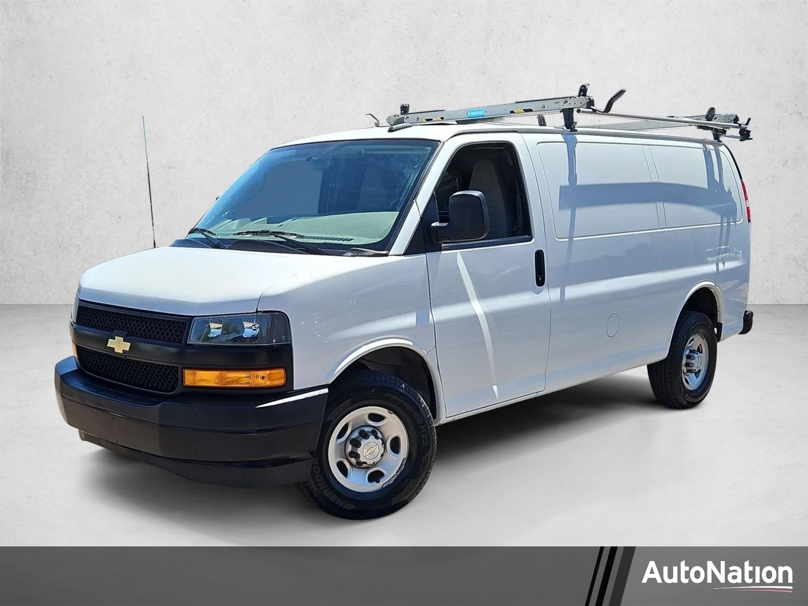 2022 Chevrolet Express 2500 Work Van HD's photo