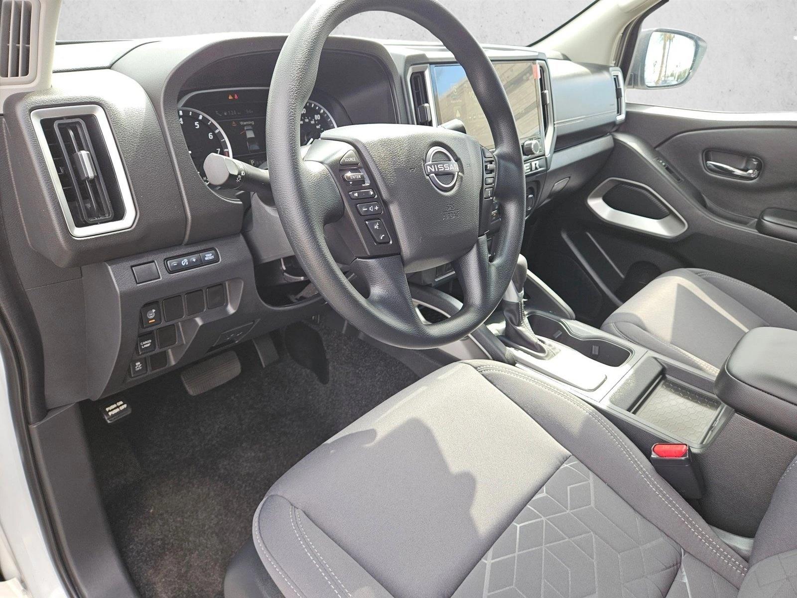 2025 Nissan Frontier SV photo 3