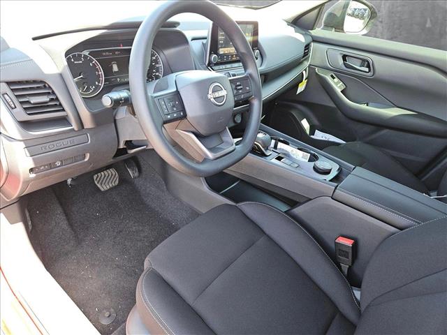 2025 Nissan Rogue S photo 3