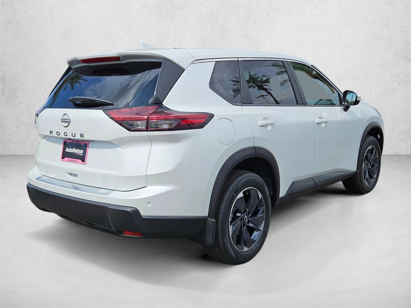 2026 Nissan Rogue SV photo 2