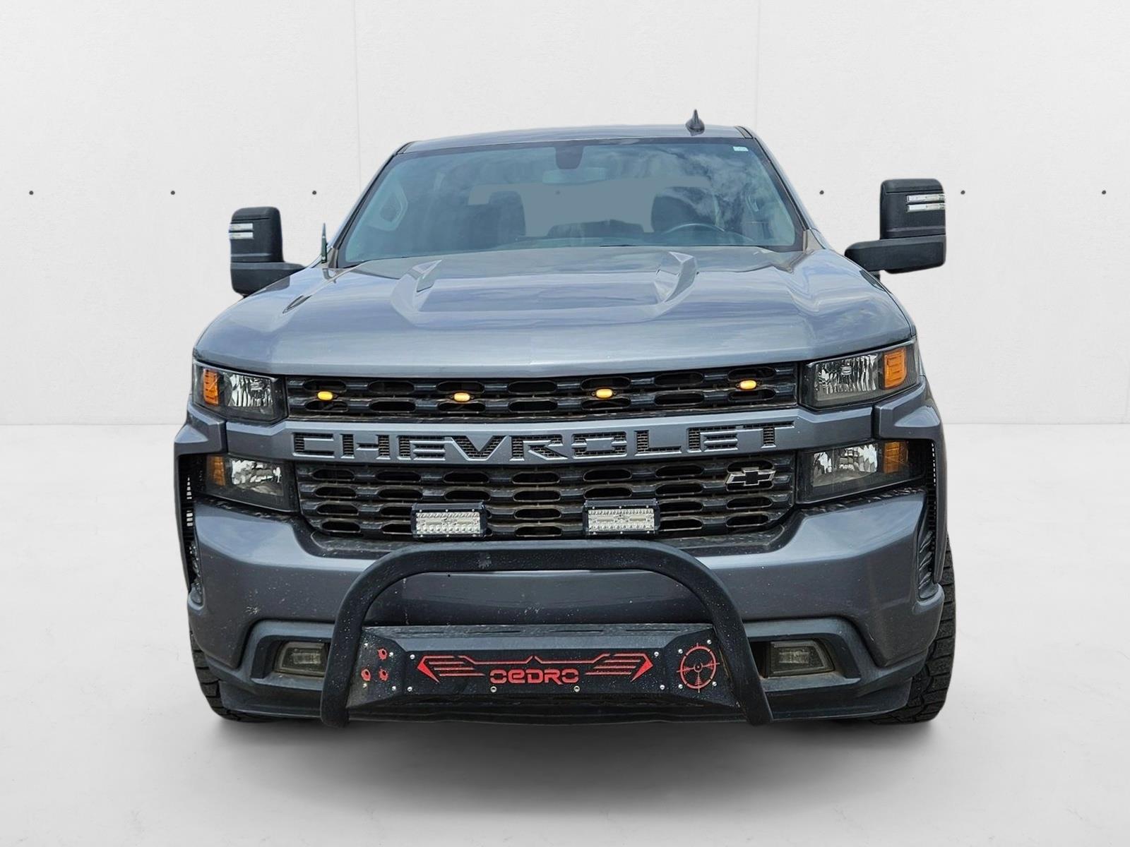 2021 Chevrolet Silverado 1500 Custom photo 2