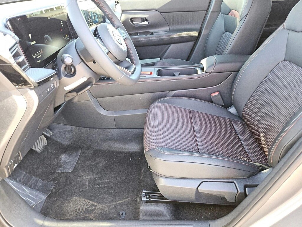 New 2026 Nissan Kicks SR SUV