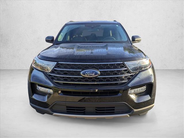 2023 Ford Explorer XLT photo 2