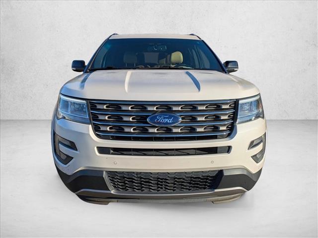 2017 Ford Explorer XLT photo 2