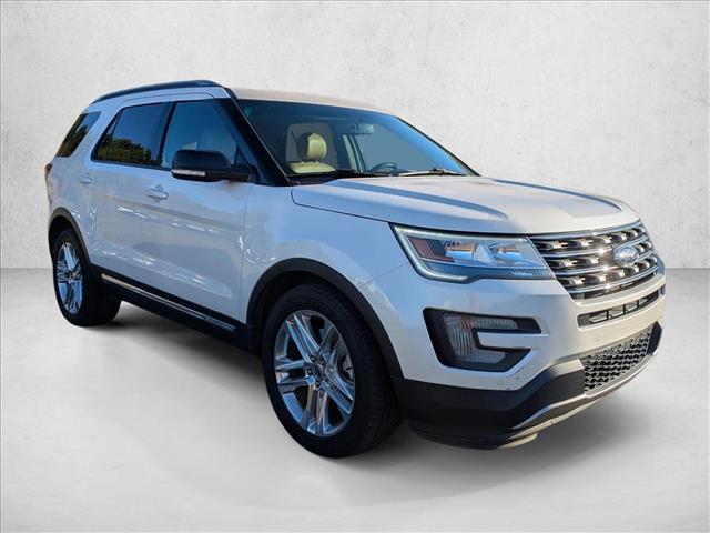 2017 Ford Explorer XLT photo 3