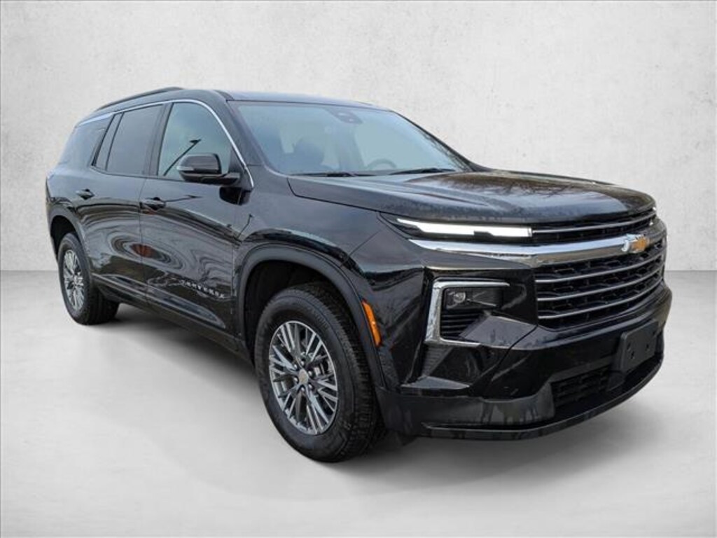 Used 2025 Chevrolet Traverse FWD LT SUV
