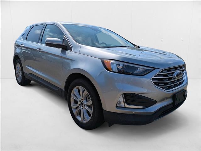 2022 Ford Edge Titanium photo 3