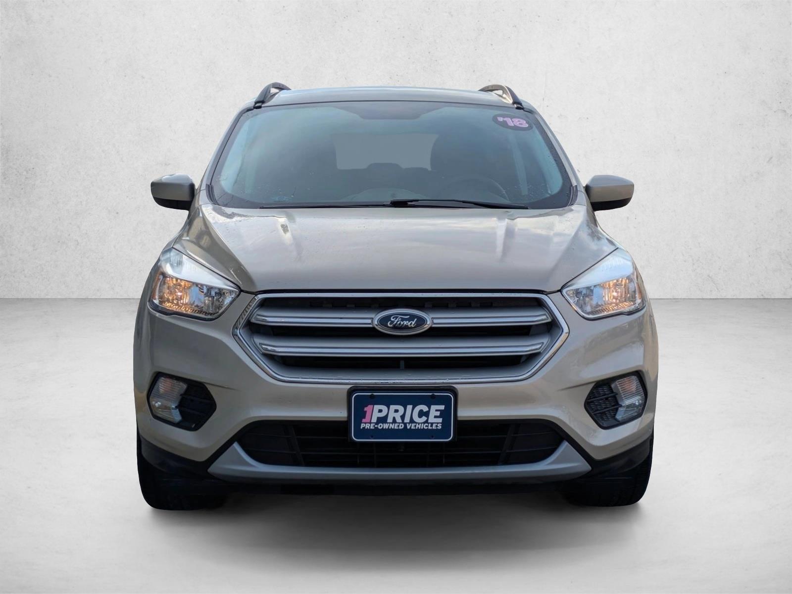 Used 2018 Ford Escape SE with VIN 1FMCU9GDXJUB59418 for sale in North Canton, OH