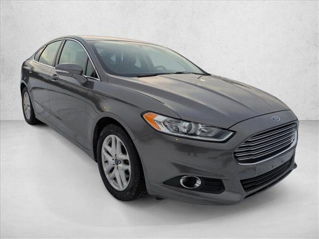 Used 2014 Ford Fusion SE Sedan